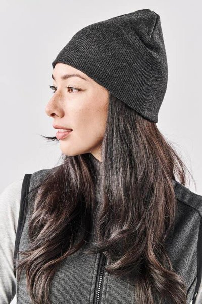 Zoom bild av Stickad stretch beanie